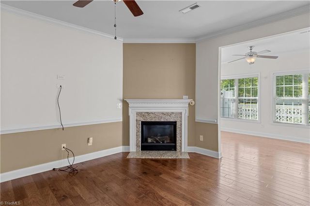 6870 Hanesbrook Circle, Clemmons, NC 27012