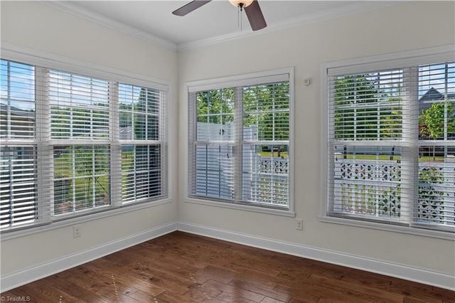 6870 Hanesbrook Circle, Clemmons, NC 27012