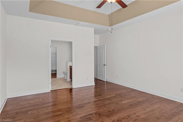 6870 Hanesbrook Circle, Clemmons, NC 27012