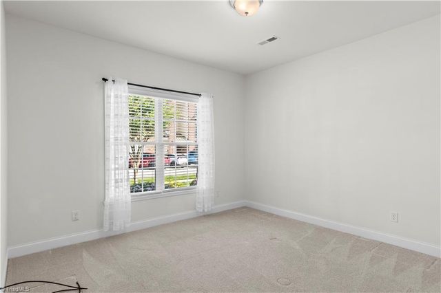 6870 Hanesbrook Circle, Clemmons, NC 27012