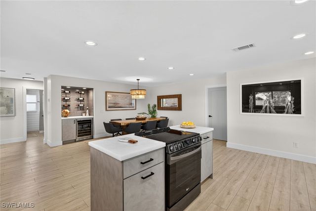 2341 MAYFIELD CT 8, Naples, FL 34105