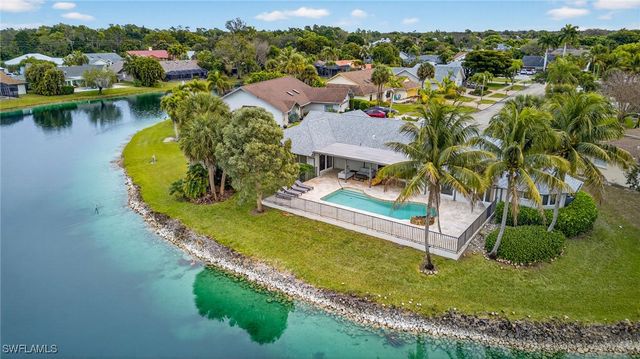 2341 MAYFIELD CT 8, Naples, FL 34105