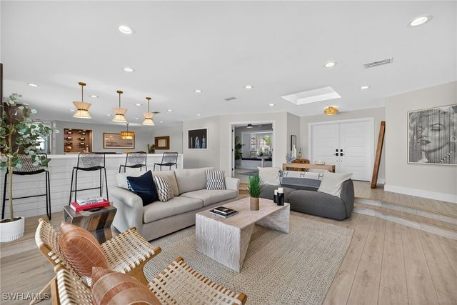 2341 MAYFIELD CT 8, Naples, FL 34105