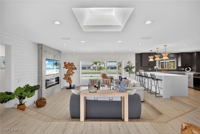 2341 MAYFIELD CT 8, Naples, FL 34105