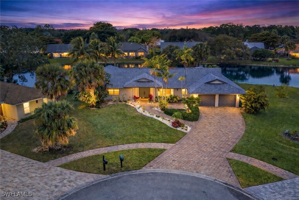 2341 MAYFIELD CT 8, Naples, FL 34105