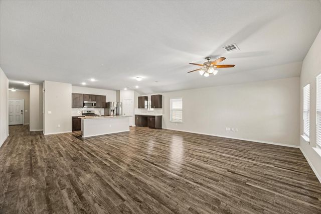 111 Valiant Ridge Trail, Magnolia, TX 77354
