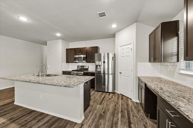 111 Valiant Ridge Trail, Magnolia, TX 77354