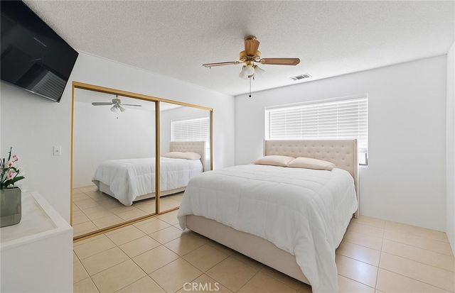 7371 Lyons, Hesperia, CA 92345
