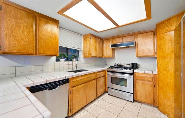 7371 Lyons, Hesperia, CA 92345
