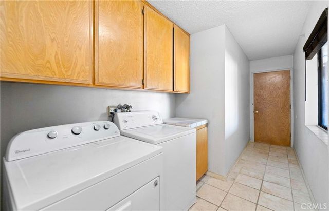 7371 Lyons, Hesperia, CA 92345