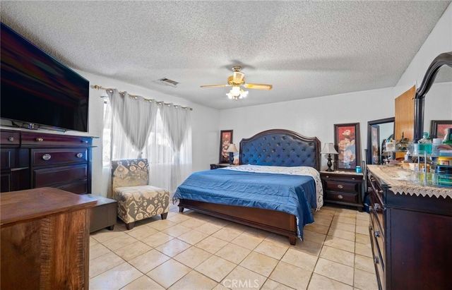 7371 Lyons, Hesperia, CA 92345