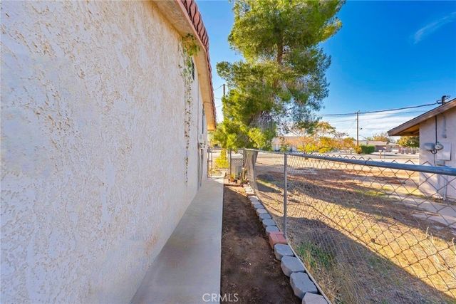 7371 Lyons, Hesperia, CA 92345