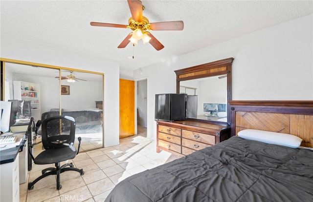 7371 Lyons, Hesperia, CA 92345