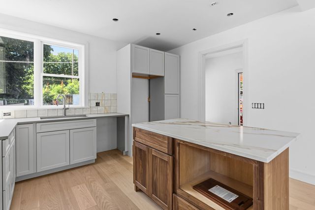 9 Khloe Lane 0, Northampton, MA 01060