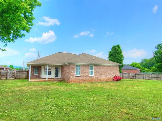 241 Misty Cove Court, New Market, AL 35761