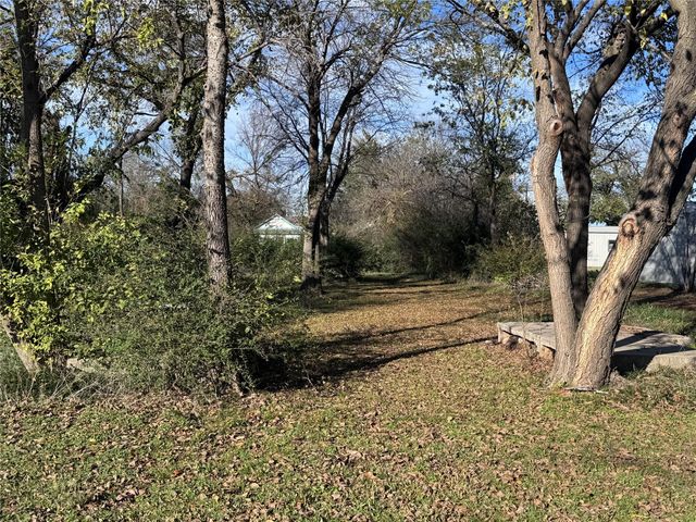 105 3rd Street, Valley View, TX 76272