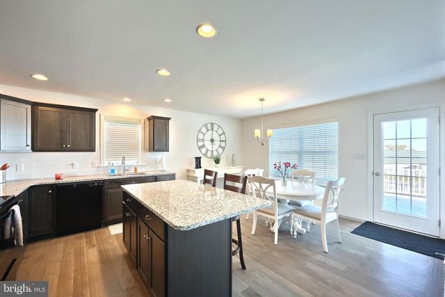 1705 FOUNTAIN ROCK DR, Dover, PA 17315