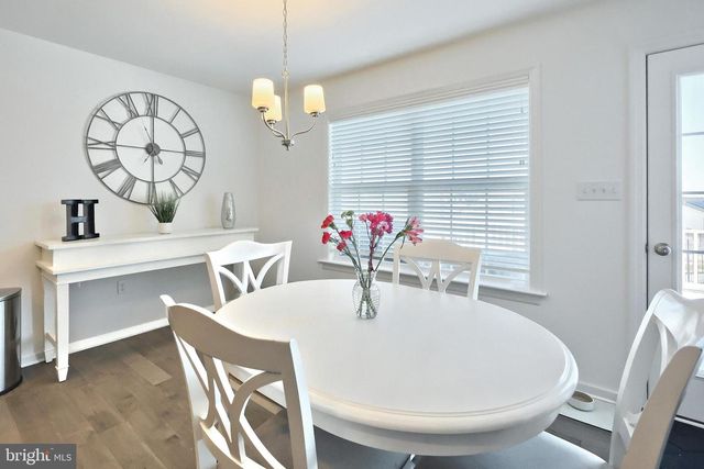 1705 FOUNTAIN ROCK DR, Dover, PA 17315