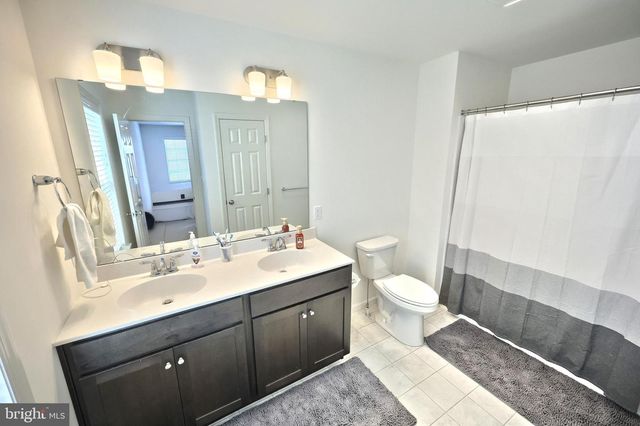 1705 FOUNTAIN ROCK DR, Dover, PA 17315