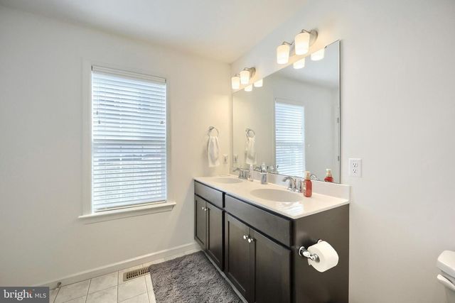 1705 FOUNTAIN ROCK DR, Dover, PA 17315