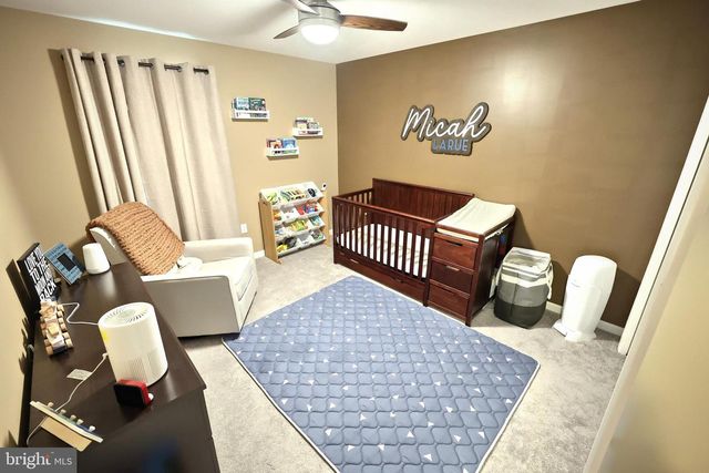 1705 FOUNTAIN ROCK DR, Dover, PA 17315