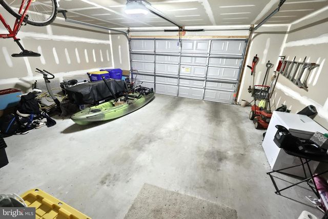 1705 FOUNTAIN ROCK DR, Dover, PA 17315