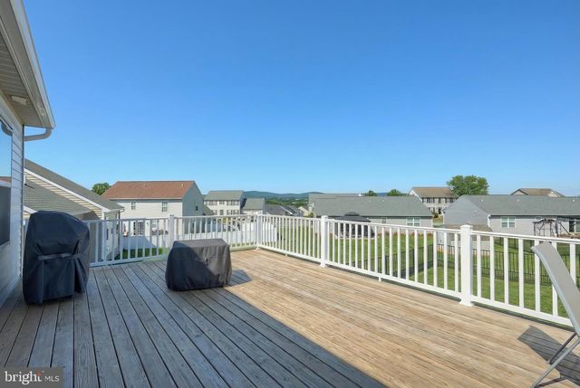 1705 FOUNTAIN ROCK DR, Dover, PA 17315