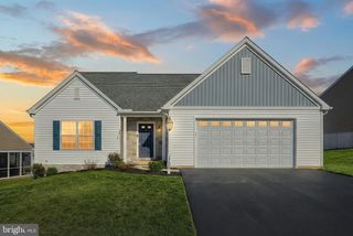 1705 FOUNTAIN ROCK DR, Dover, PA 17315