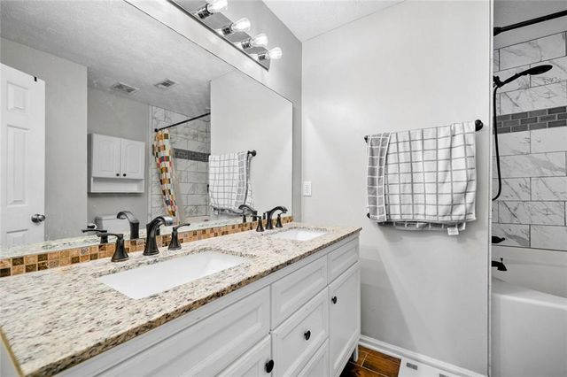 5233 Pinnacle Pointe Ct, Norcross, GA 30071