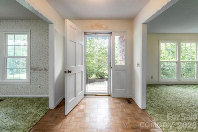 15 Lackey Lane, Asheville, NC 28804