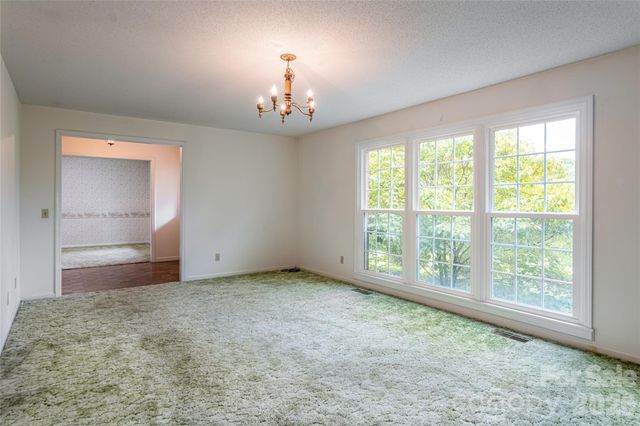 15 Lackey Lane, Asheville, NC 28804