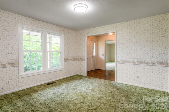 15 Lackey Lane, Asheville, NC 28804