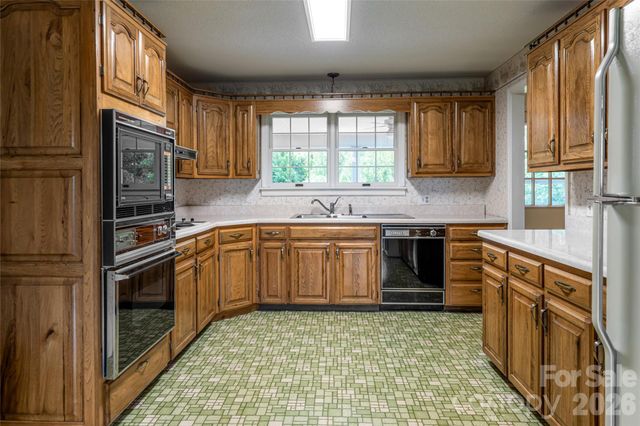 15 Lackey Lane, Asheville, NC 28804