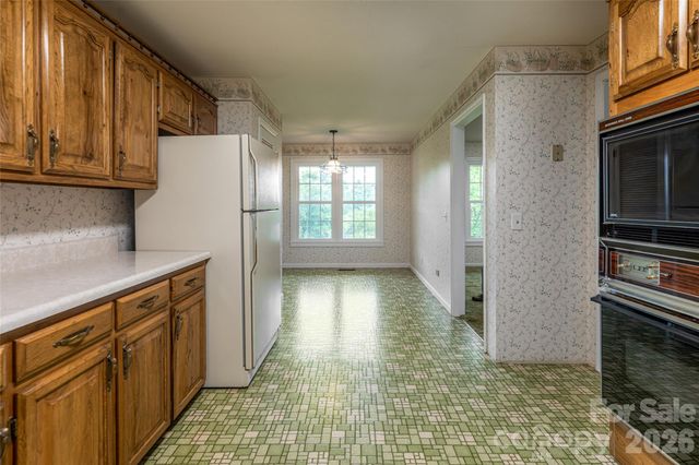 15 Lackey Lane, Asheville, NC 28804