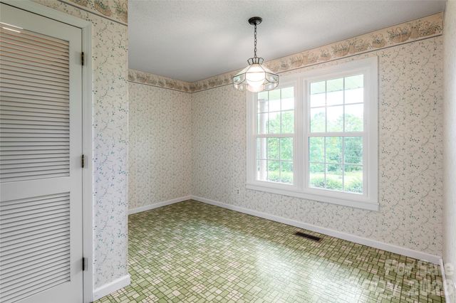 15 Lackey Lane, Asheville, NC 28804