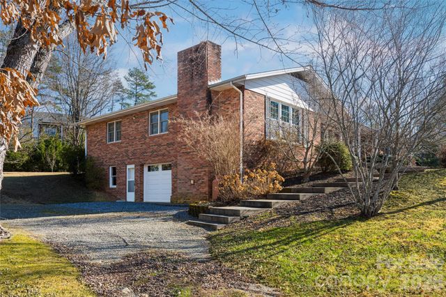 15 Lackey Lane, Asheville, NC 28804