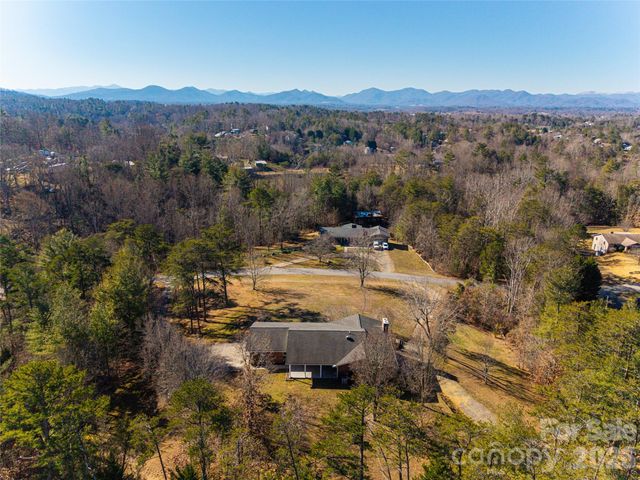 15 Lackey Lane, Asheville, NC 28804
