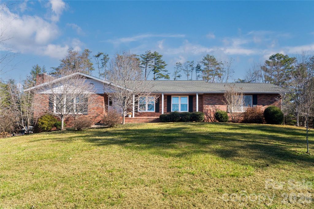 15 Lackey Lane, Asheville, NC 28804