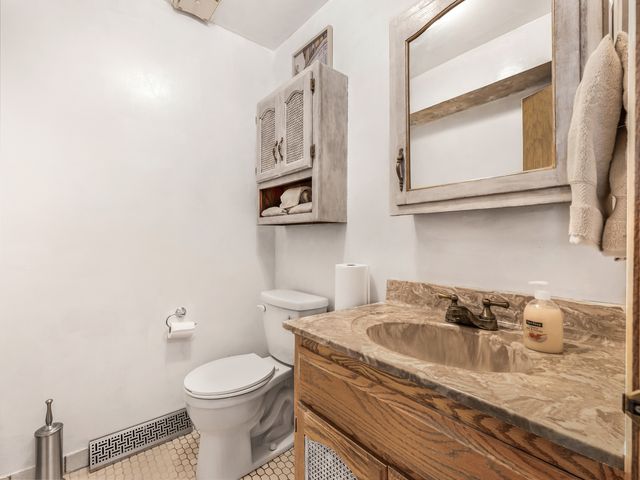 3615 N Pacific Avenue, Chicago, IL 60634