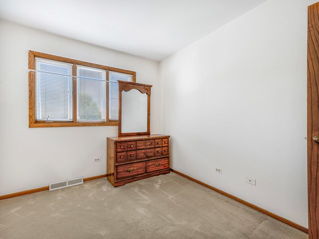 3615 N Pacific Avenue, Chicago, IL 60634
