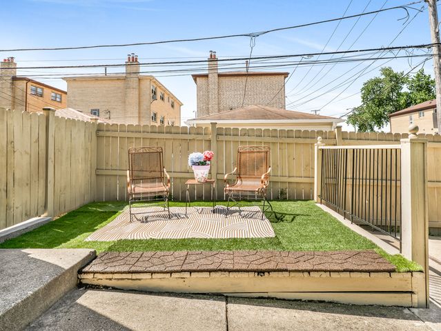 3615 N Pacific Avenue, Chicago, IL 60634