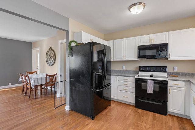 1224 14th Street, Bettendorf, IA 52722