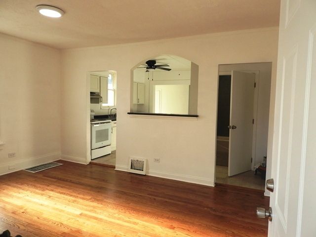 1126 N Ash Street, Waukegan, IL 60085