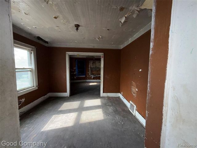 16634 Log Cabin Street, Highland Park, MI 48203