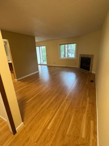1890 Fox Ridge Drive B, West Saint Paul, MN 55118