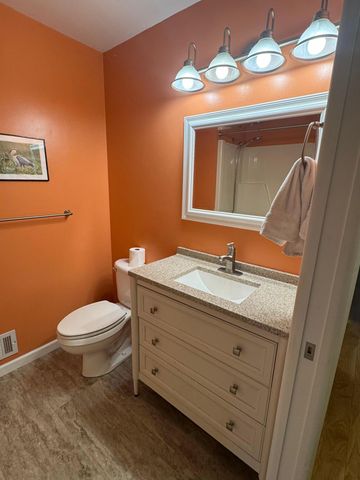 1890 Fox Ridge Drive B, West Saint Paul, MN 55118