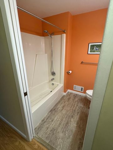 1890 Fox Ridge Drive B, West Saint Paul, MN 55118