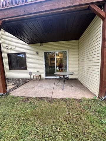 1890 Fox Ridge Drive B, West Saint Paul, MN 55118