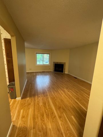 1890 Fox Ridge Drive B, West Saint Paul, MN 55118