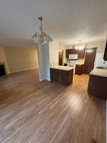 1890 Fox Ridge Drive B, West Saint Paul, MN 55118